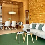 Infinity Sky By Belle-stay Heated Pool, Sauna And Lift Ferienhaus