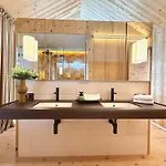 Infinity Sky By Belle-stay Heated Pool, Sauna And Lift Ferienhaus