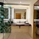 Infinity Sky By Belle-stay Heated Pool, Sauna And Lift *